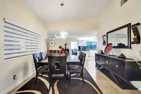 731 SW 99th Avenue Pembroke Pines FL 33025
