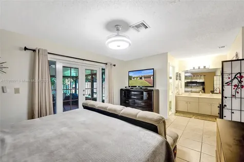 731 SW 99th Avenue Pembroke Pines FL 33025