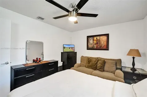 731 SW 99th Avenue Pembroke Pines FL 33025