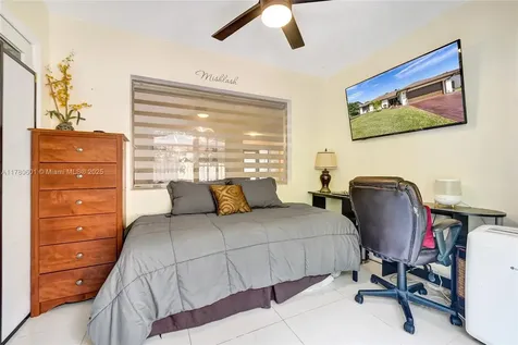731 SW 99th Avenue Pembroke Pines FL 33025