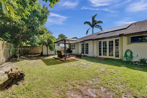 731 SW 99th Avenue Pembroke Pines FL 33025