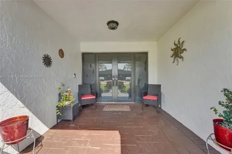 731 SW 99th Avenue Pembroke Pines FL 33025