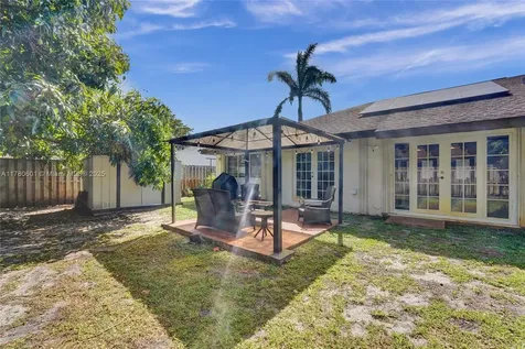 731 SW 99th Avenue Pembroke Pines FL 33025