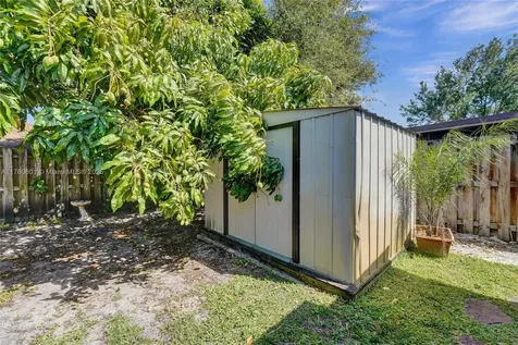 731 SW 99th Avenue Pembroke Pines FL 33025