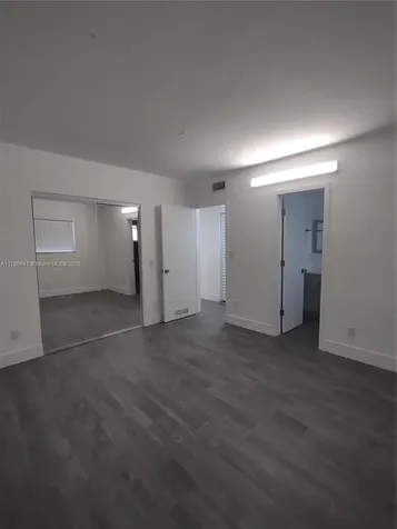 1895 Venice Park Drive North Miami FL 33181