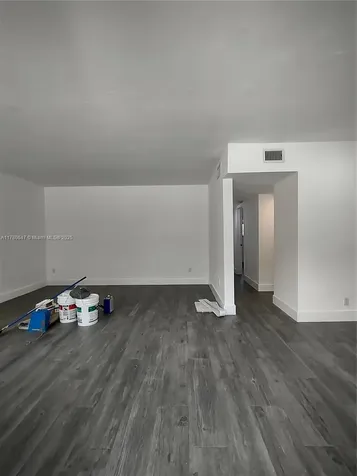 1895 Venice Park Drive North Miami FL 33181