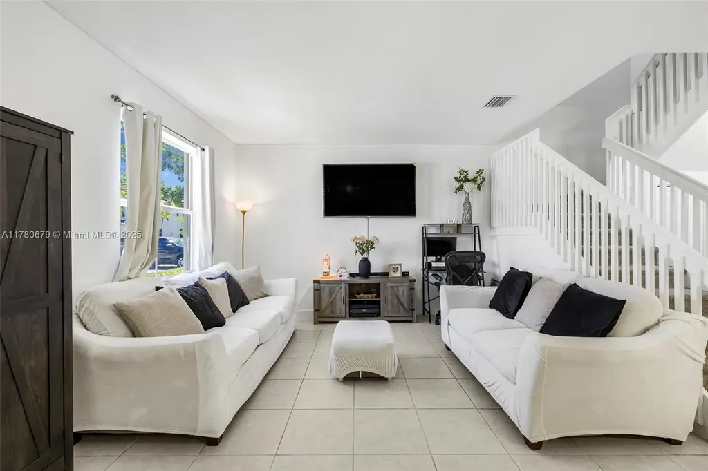 1572 SE 27th Terrace Homestead FL 33035