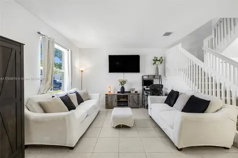 1572 SE 27th Terrace Homestead FL 33035