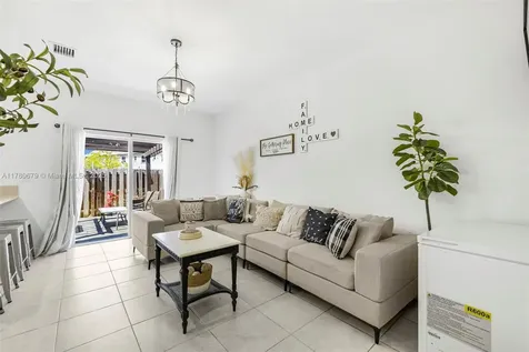 1572 SE 27th Terrace Homestead FL 33035