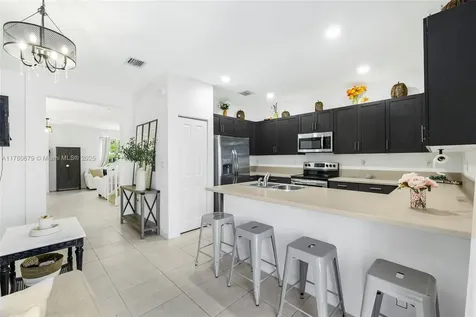 1572 SE 27th Terrace Homestead FL 33035