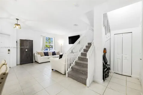 1572 SE 27th Terrace Homestead FL 33035