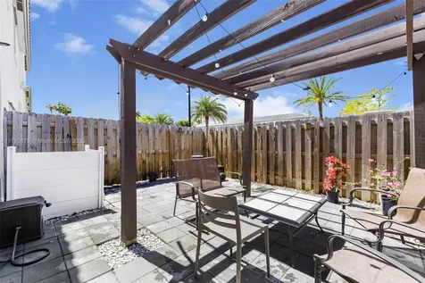 1572 SE 27th Terrace Homestead FL 33035