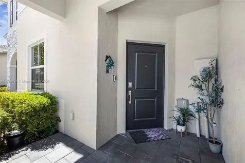 1572 SE 27th Terrace Homestead FL 33035