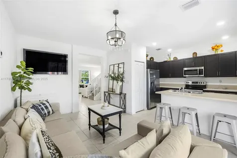1572 SE 27th Terrace Homestead FL 33035