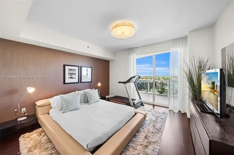 2711 S Ocean Drive Hollywood FL 33019
