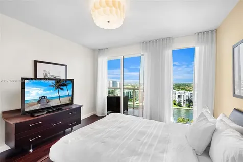 2711 S Ocean Drive Hollywood FL 33019
