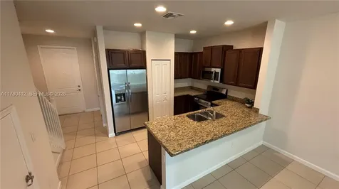 4208 N Dixie Highway Oakland Park FL 33334