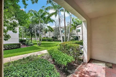 4208 N Dixie Highway Oakland Park FL 33334