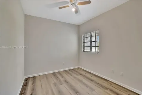 4208 N Dixie Highway Oakland Park FL 33334