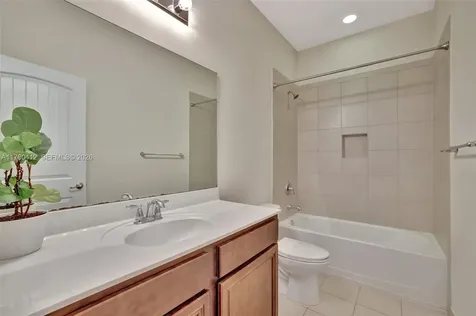 4208 N Dixie Highway Oakland Park FL 33334