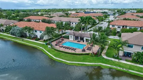 4208 N Dixie Highway Oakland Park FL 33334