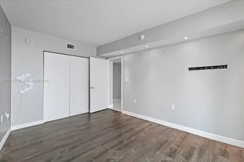 200 Sunny Isle Bl Sunny Isles Beach FL 33160