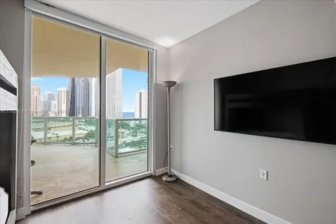 200 Sunny Isle Bl Sunny Isles Beach FL 33160