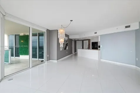200 Sunny Isle Bl Sunny Isles Beach FL 33160