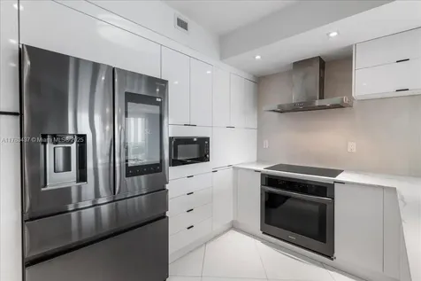 200 Sunny Isle Bl Sunny Isles Beach FL 33160