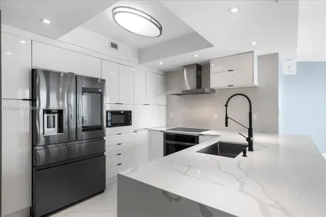 200 Sunny Isle Bl Sunny Isles Beach FL 33160