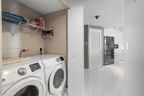 200 Sunny Isle Bl Sunny Isles Beach FL 33160