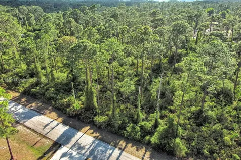 2019 Columbus Avenue Lehigh Acres FL 33920
