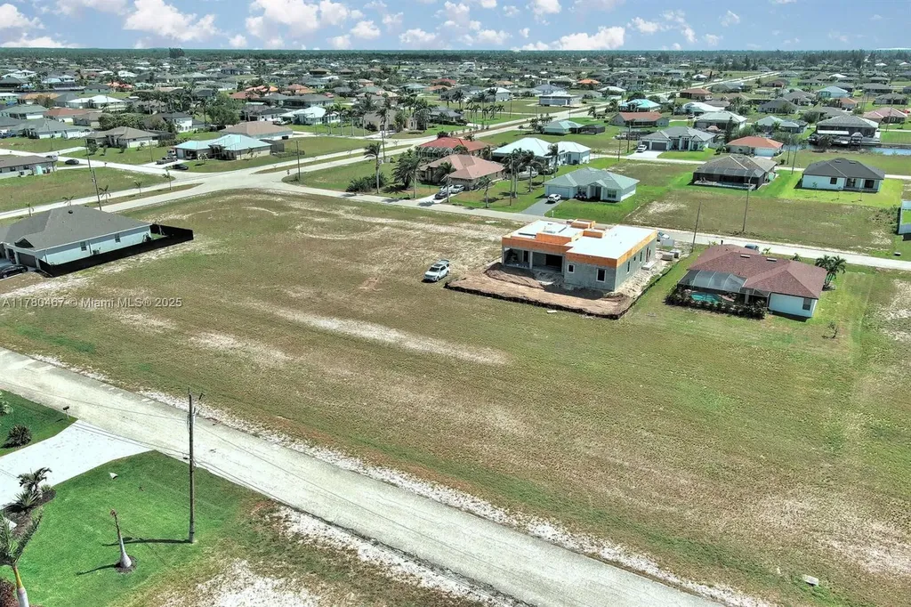 1037 NW 37th Place Cape Coral FL 33993