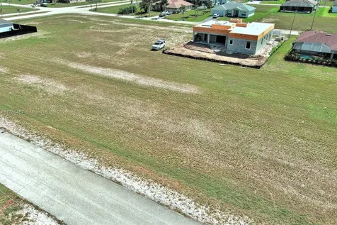 1037 NW 37th Place Cape Coral FL 33993