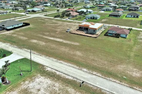 1037 NW 37th Place Cape Coral FL 33993