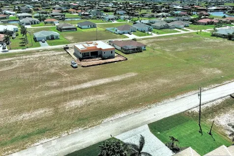 1037 NW 37th Place Cape Coral FL 33993