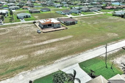 1037 NW 37th Place Cape Coral FL 33993