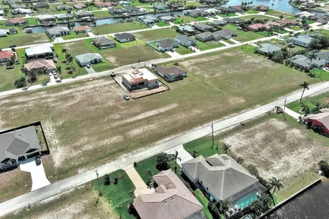 1037 NW 37th Place Cape Coral FL 33993