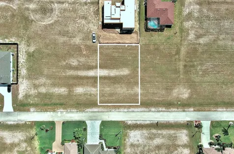 1037 NW 37th Place Cape Coral FL 33993