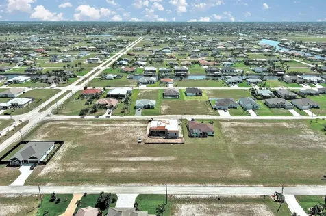 1037 NW 37th Place Cape Coral FL 33993