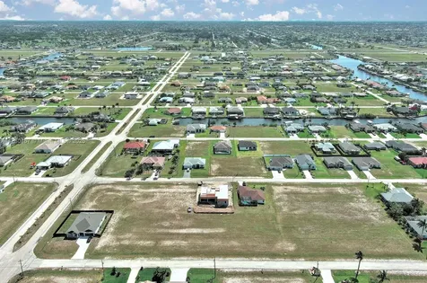 1037 NW 37th Place Cape Coral FL 33993