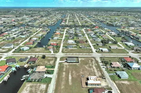 1037 NW 37th Place Cape Coral FL 33993