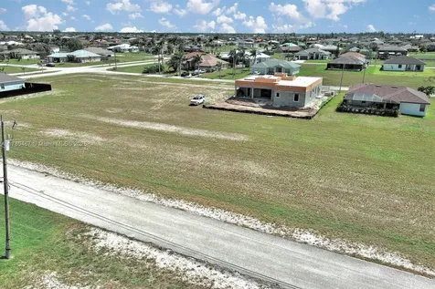 1037 NW 37th Place Cape Coral FL 33993
