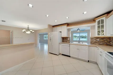 8411 NW 19th Street Pembroke Pines FL 33024