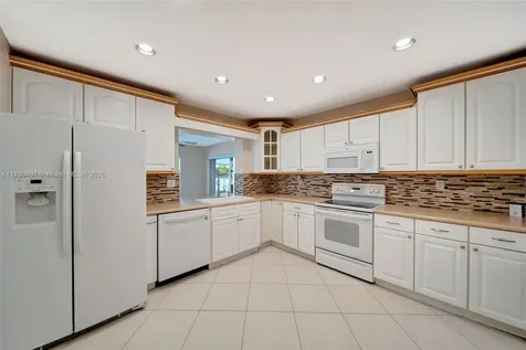 8411 NW 19th Street Pembroke Pines FL 33024