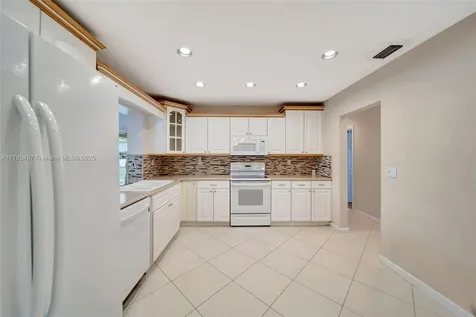 8411 NW 19th Street Pembroke Pines FL 33024