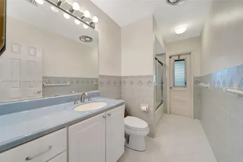 8411 NW 19th Street Pembroke Pines FL 33024