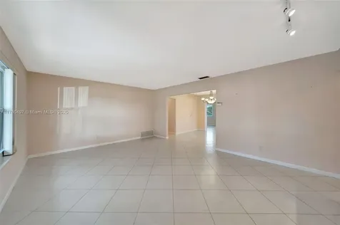 8411 NW 19th Street Pembroke Pines FL 33024
