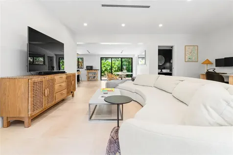 281 NE 48th Terrace Miami FL 33137