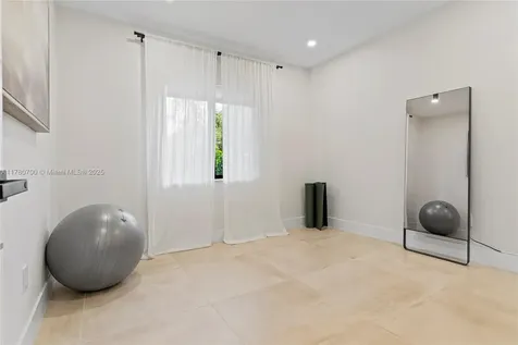 281 NE 48th Terrace Miami FL 33137